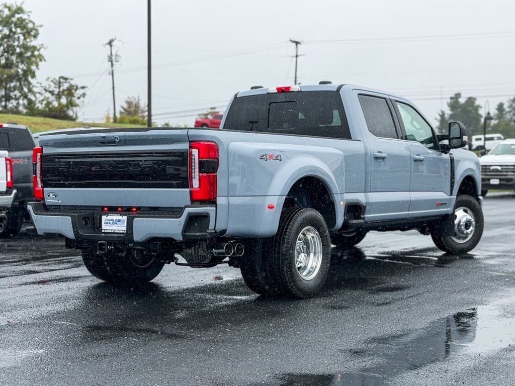 2027 Ford F-350SD Platinum Photo in Waynesboro VA 22980