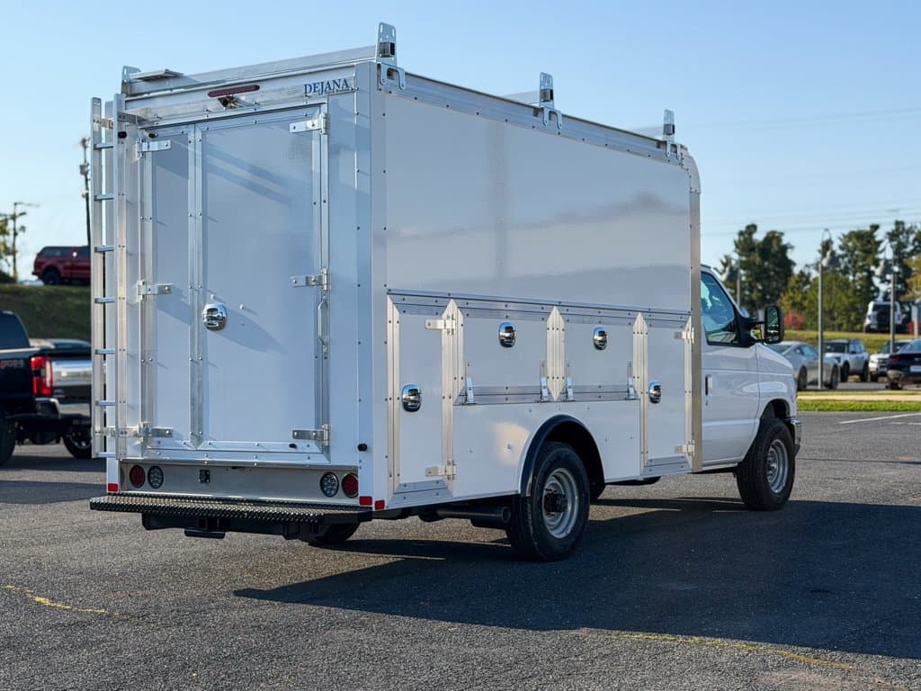 2027 Ford E-350SD Base Photo in Waynesboro VA 22980