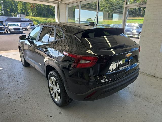 2025 Chevrolet Trax LS Photo in Staunton VA 24401