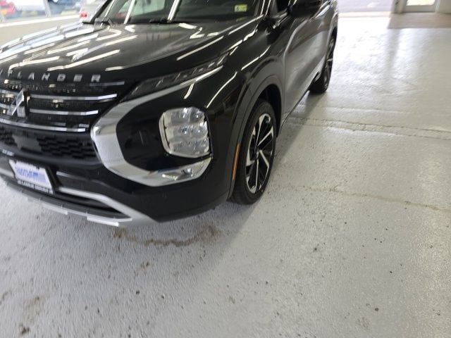 2024 Mitsubishi Outlander SEL Photo in Staunton VA 24401