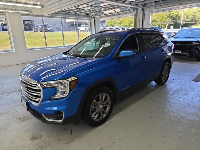 2024 GMC Terrain SLT Photo in Staunton VA 24401