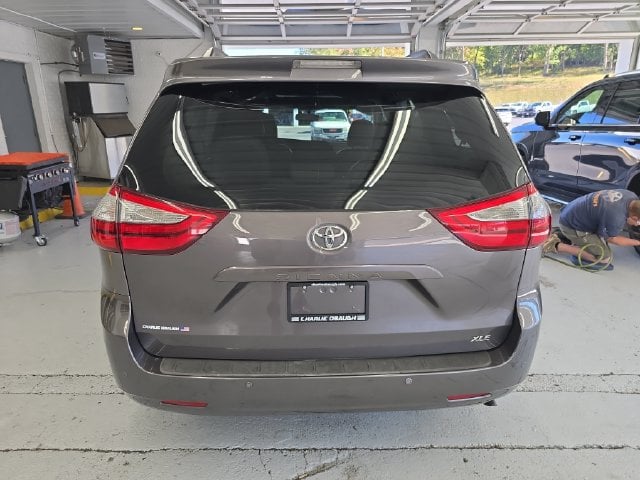 2015 Toyota Sienna XLE Premium Photo in Staunton VA 24401
