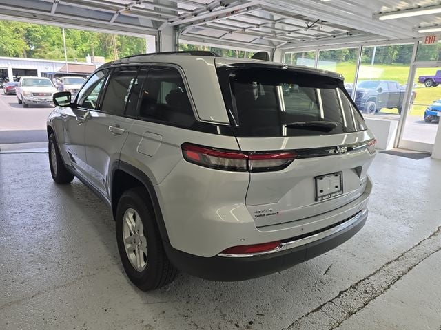 2023 Jeep Grand Cherokee Laredo Photo in Staunton VA 24401