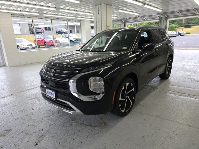 2024 Mitsubishi Outlander SEL Photo in Staunton VA 24401