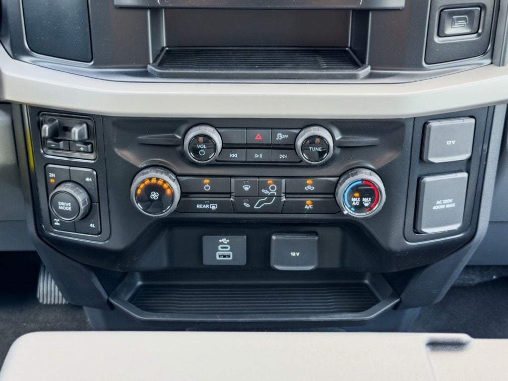 New 2026 Ford F-250SD XLT - photo - 10