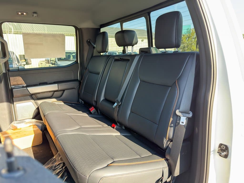New 2027 Ford F-350SD Lariat - photo - 8