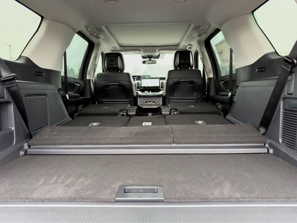 New 2027 Ford Expedition Platinum - photo - 17