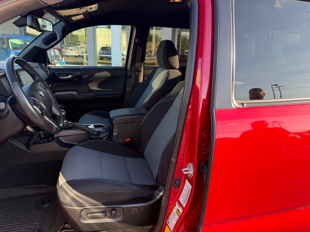 Pre-Owned 2021 Toyota Tacoma TRD Sport - photo - 9