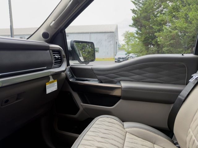 New 2026 Ford F-150 Platinum - photo - 19