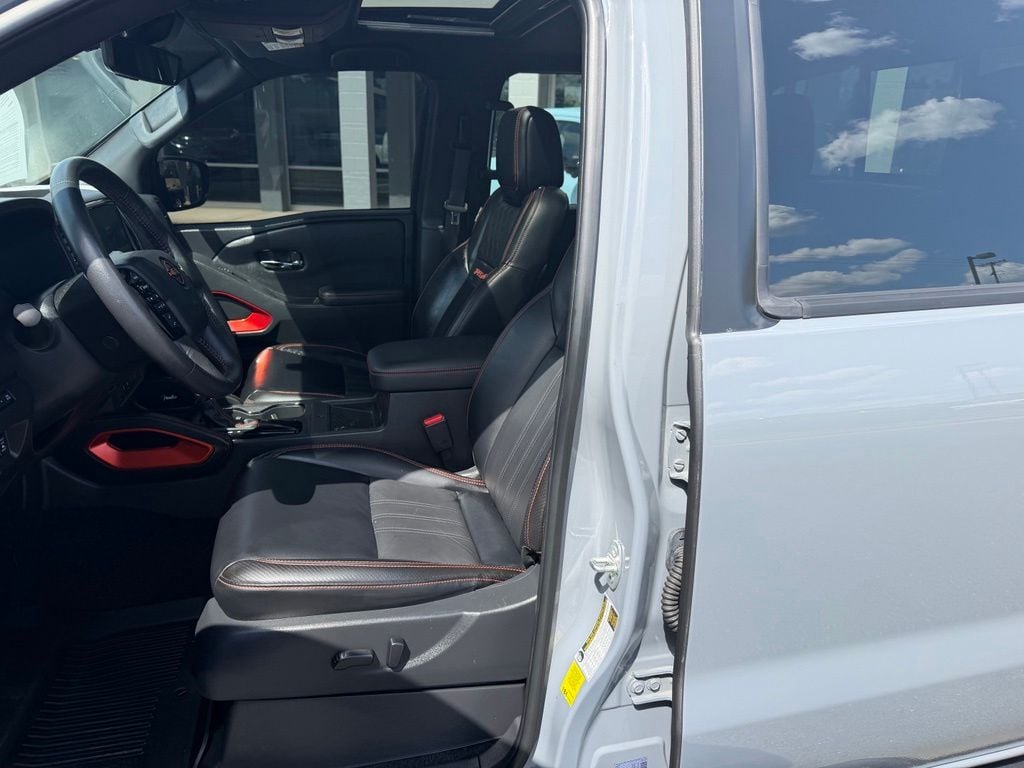 Pre-Owned 2024 Nissan Frontier PRO-4X - photo - 7