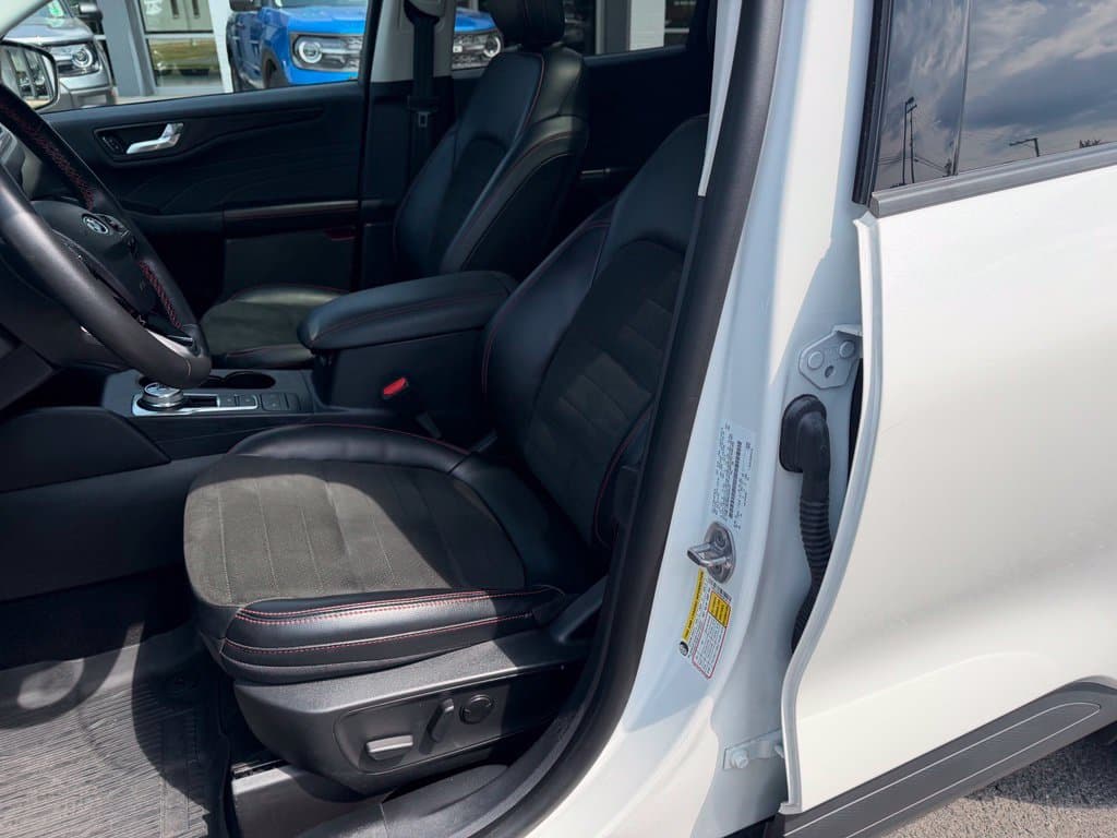 Pre-Owned 2022 Ford Escape SEL - photo - 8