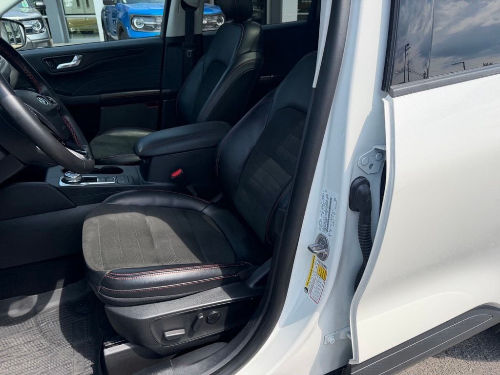 Pre-Owned 2022 Ford Escape SEL - photo - 8