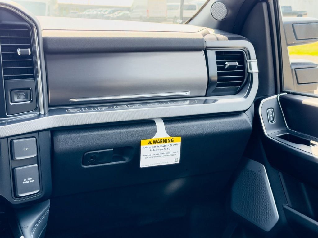 New 2026 Ford F-250SD Platinum - photo - 11