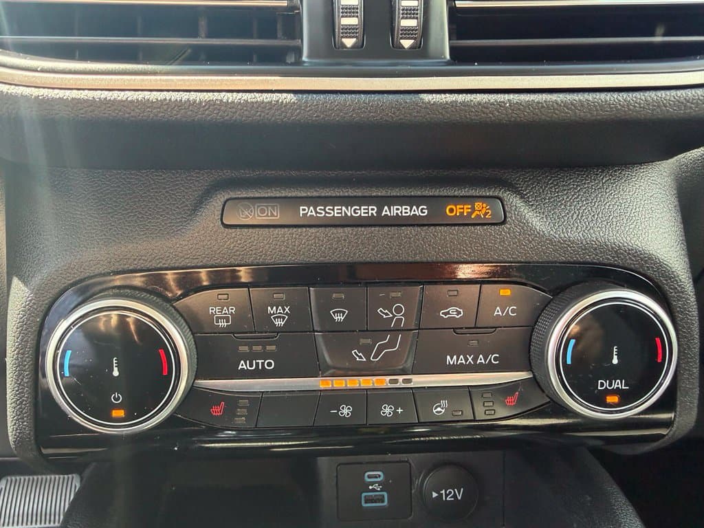Pre-Owned 2022 Ford Escape SE - photo - 11