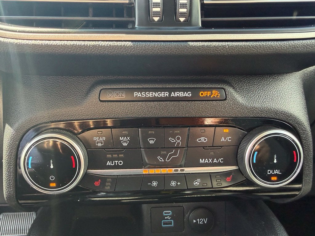 Pre-Owned 2022 Ford Escape SE - photo - 11
