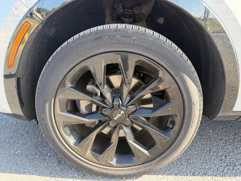 Pre-Owned 2023 Kia Sorento SX - photo - 20