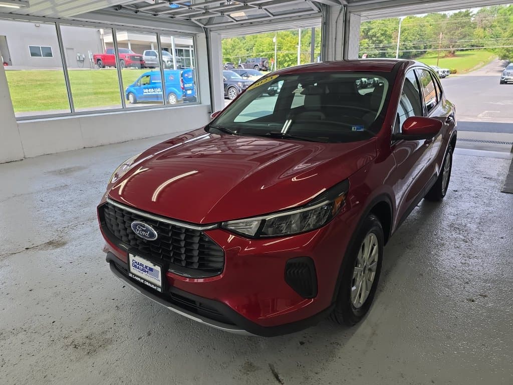 Pre-Owned 2023 Ford Escape Active - photo - 0