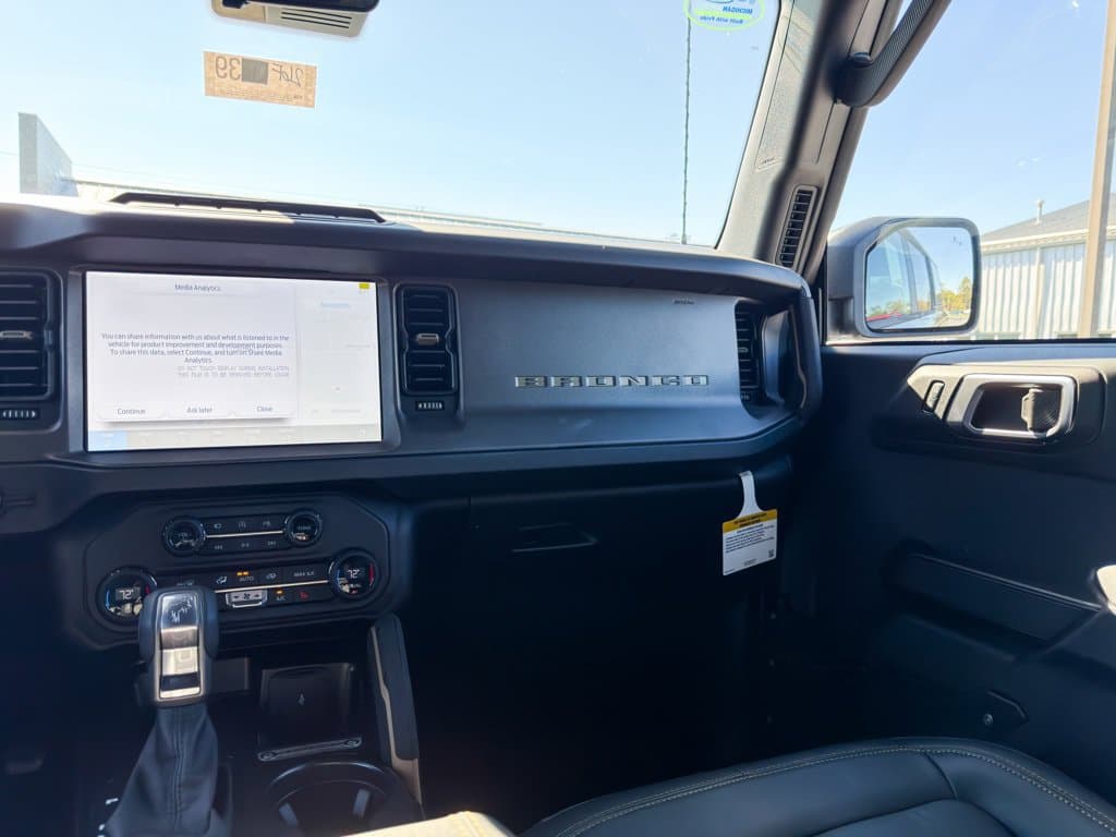 New 2026 Ford Bronco Badlands - photo - 8