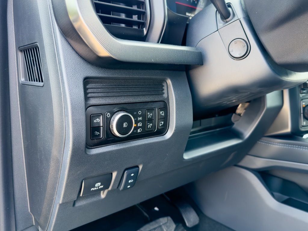New 2026 Ford F-250SD Platinum - photo - 8