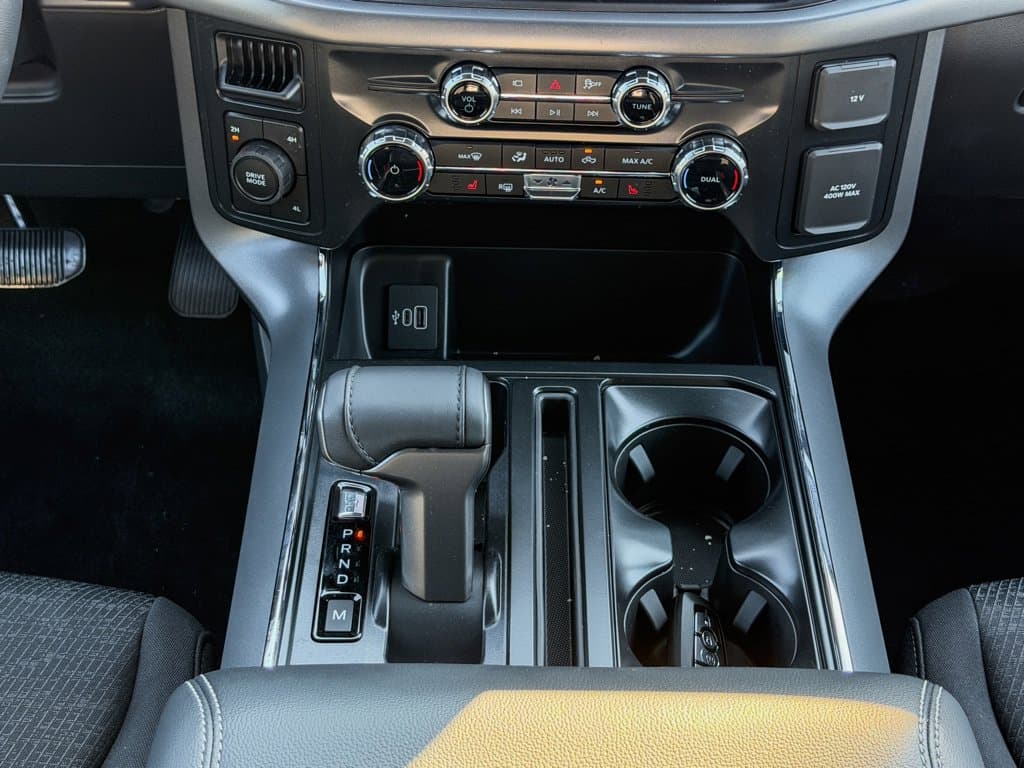 New 2026 Ford F-150 XLT - photo - 16