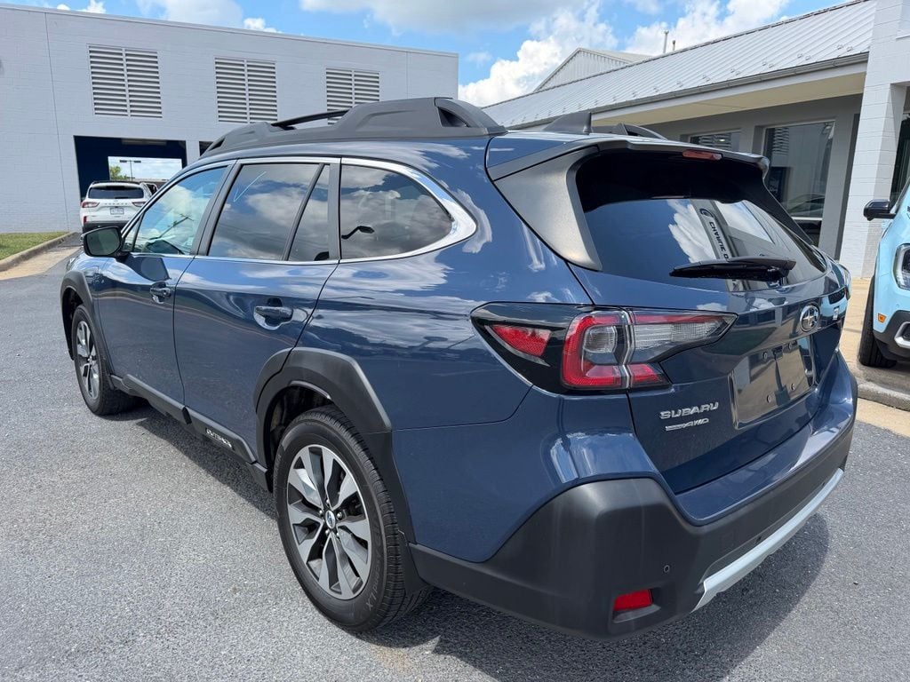 Pre-Owned 2023 Subaru Outback Limited - photo - 2
