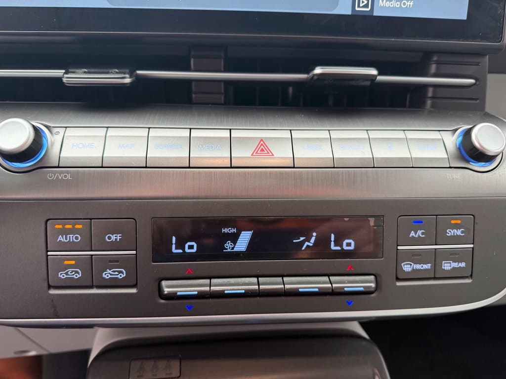 Pre-Owned 2024 Hyundai Kona SEL - photo - 10