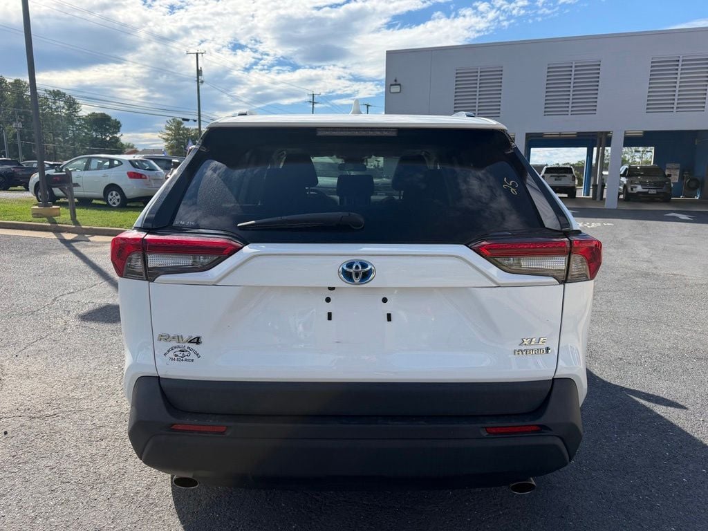 Pre-Owned 2023 Toyota RAV4 Hybrid XLE - photo - 3