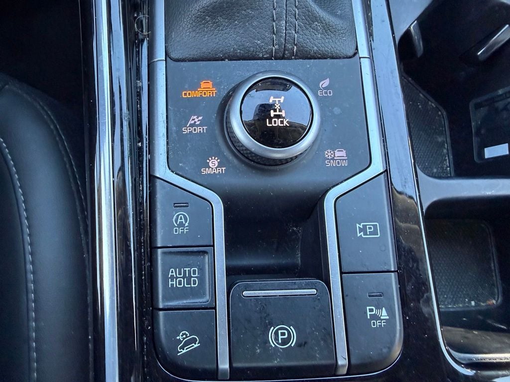 Pre-Owned 2023 Kia Sorento SX - photo - 13