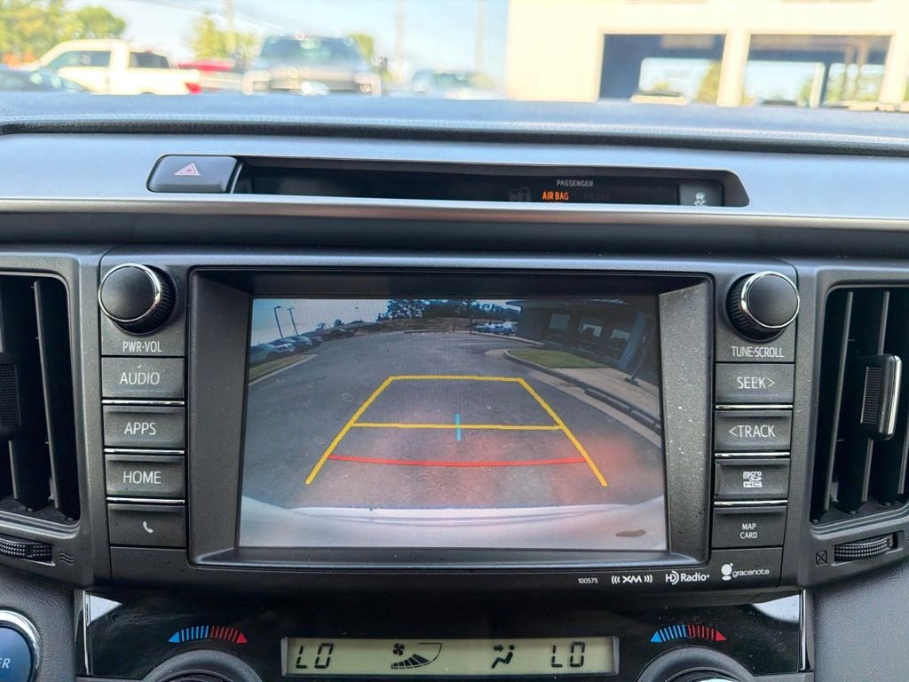 Pre-Owned 2016 Toyota RAV4 Hybrid Limited - photo - 14