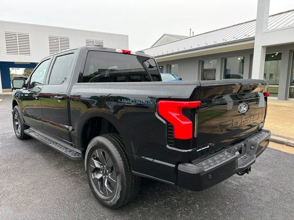 Pre-Owned 2025 Ford F-150 Lightning Flash - photo - 2