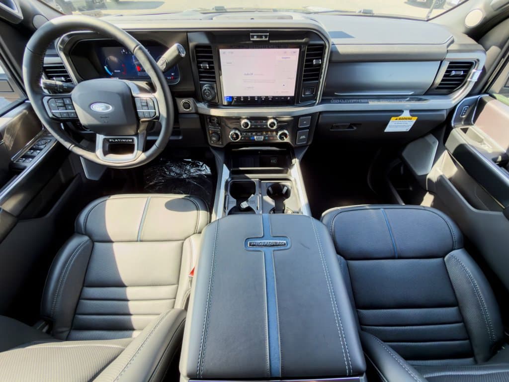 New 2026 Ford F-250SD Platinum - photo - 14