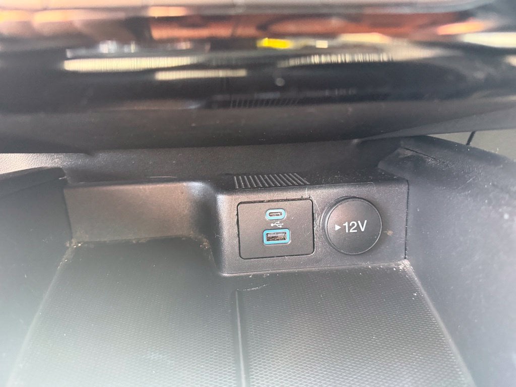 Pre-Owned 2022 Ford Escape SE - photo - 12