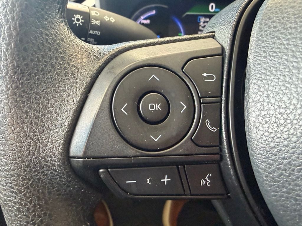 Pre-Owned 2023 Toyota RAV4 Hybrid XLE - photo - 12