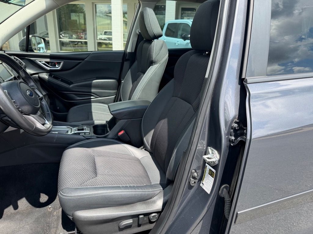 Pre-Owned 2022 Subaru Forester Premium - photo - 8