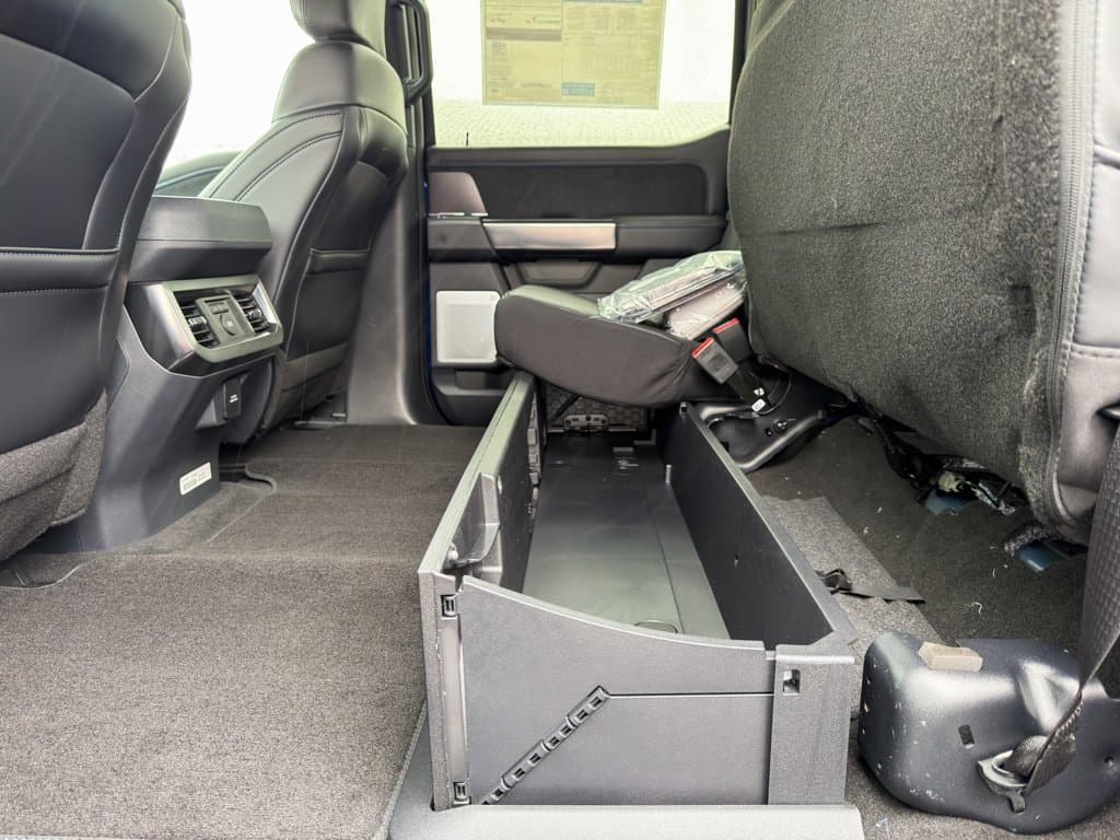 New 2026 Ford F-250SD Platinum - photo - 7