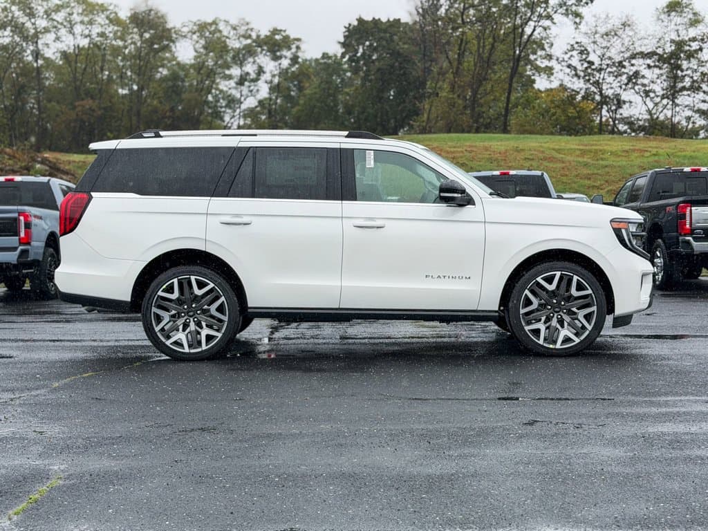 New 2027 Ford Expedition Platinum - photo - 2