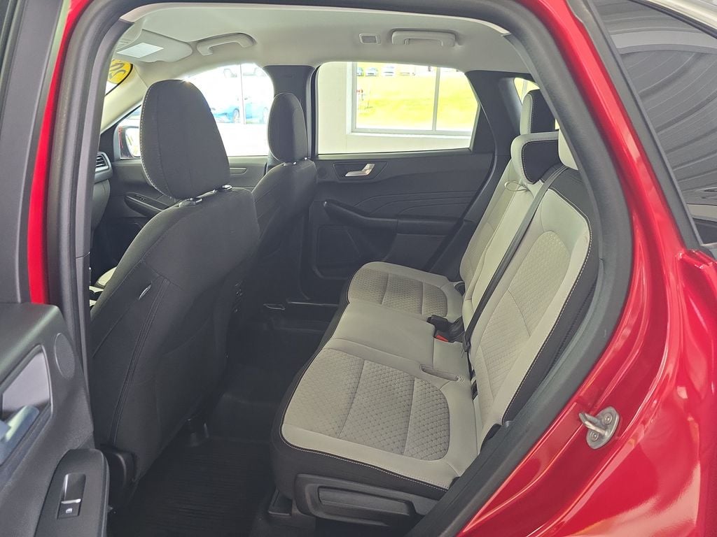 Pre-Owned 2023 Ford Escape Active - photo - 9