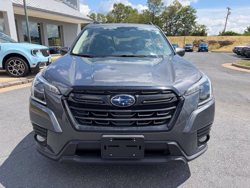 Pre-Owned 2022 Subaru Forester Premium - photo - 7