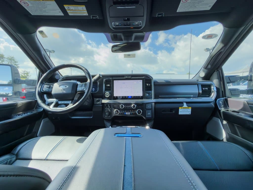 New 2026 Ford F-250SD Platinum - photo - 16