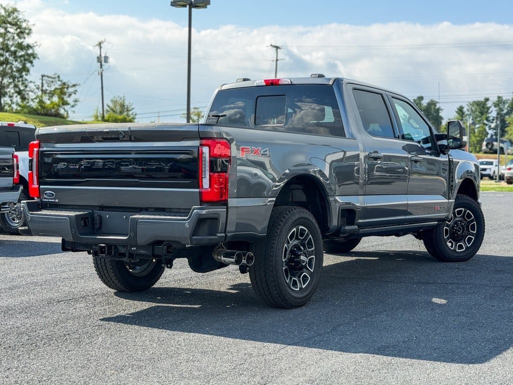 New 2026 Ford F-250SD Platinum - photo - 3
