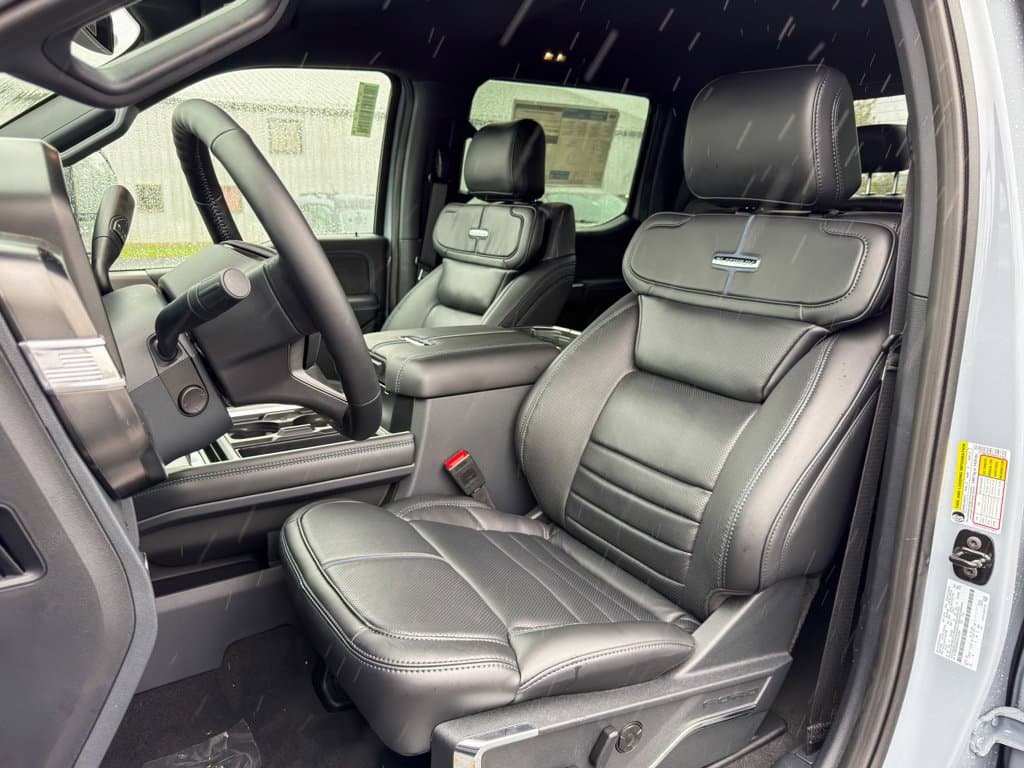New 2027 Ford F-350SD Platinum - photo - 5