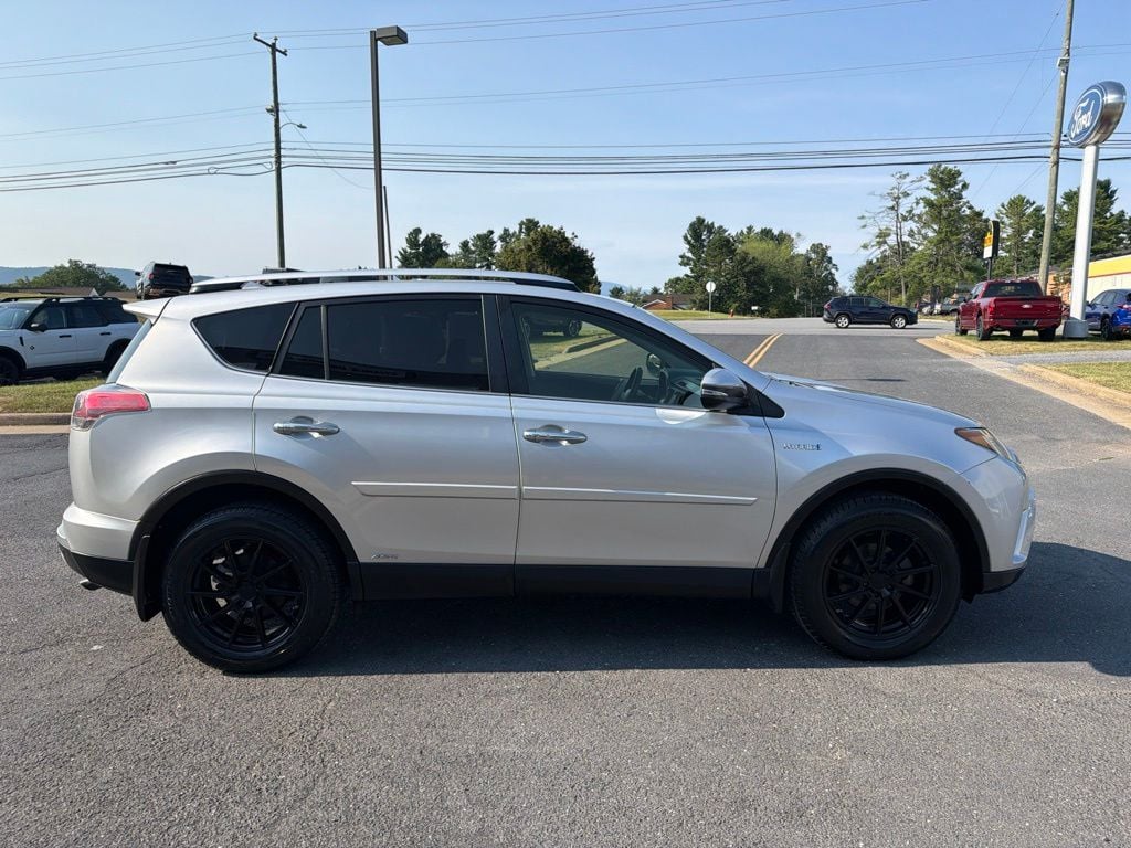 Pre-Owned 2016 Toyota RAV4 Hybrid Limited - photo - 5