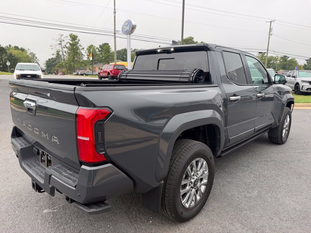 Pre-Owned 2024 Toyota Tacoma Limited - photo - 4