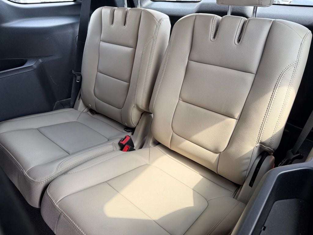 Pre-Owned 2018 Ford Explorer XLT - photo - 7