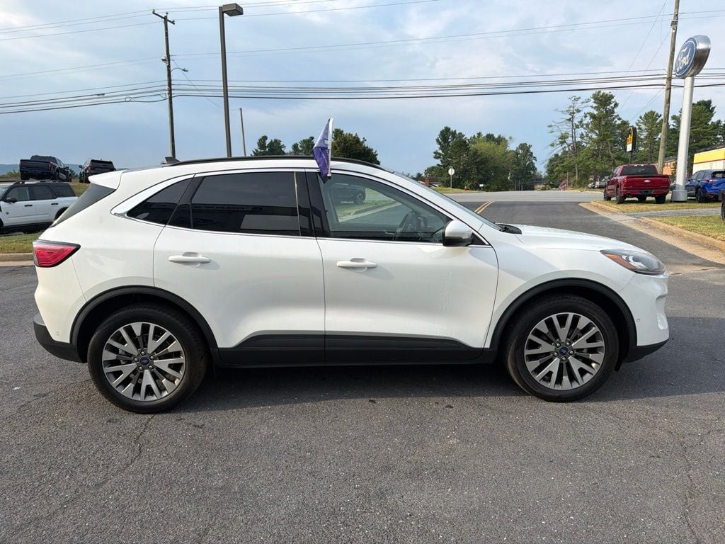 Pre-Owned 2020 Ford Escape Titanium - photo - 5