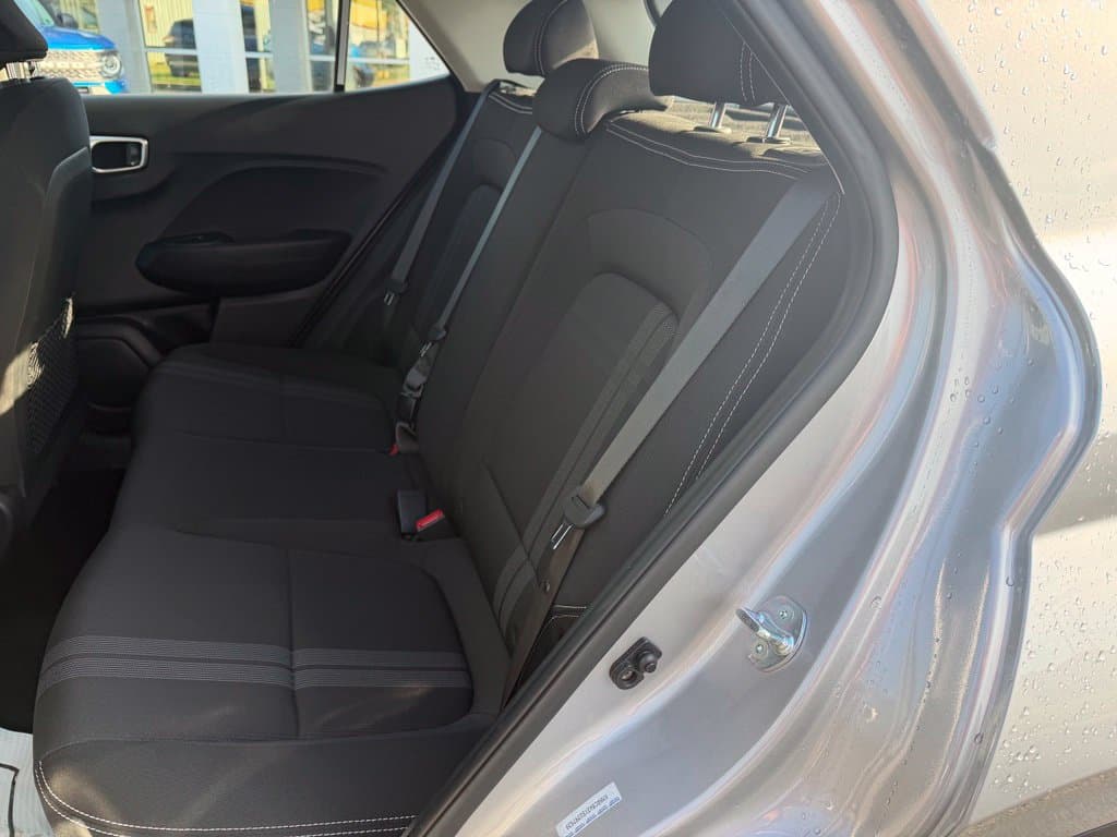 Pre-Owned 2025 Hyundai Venue SEL - photo - 16