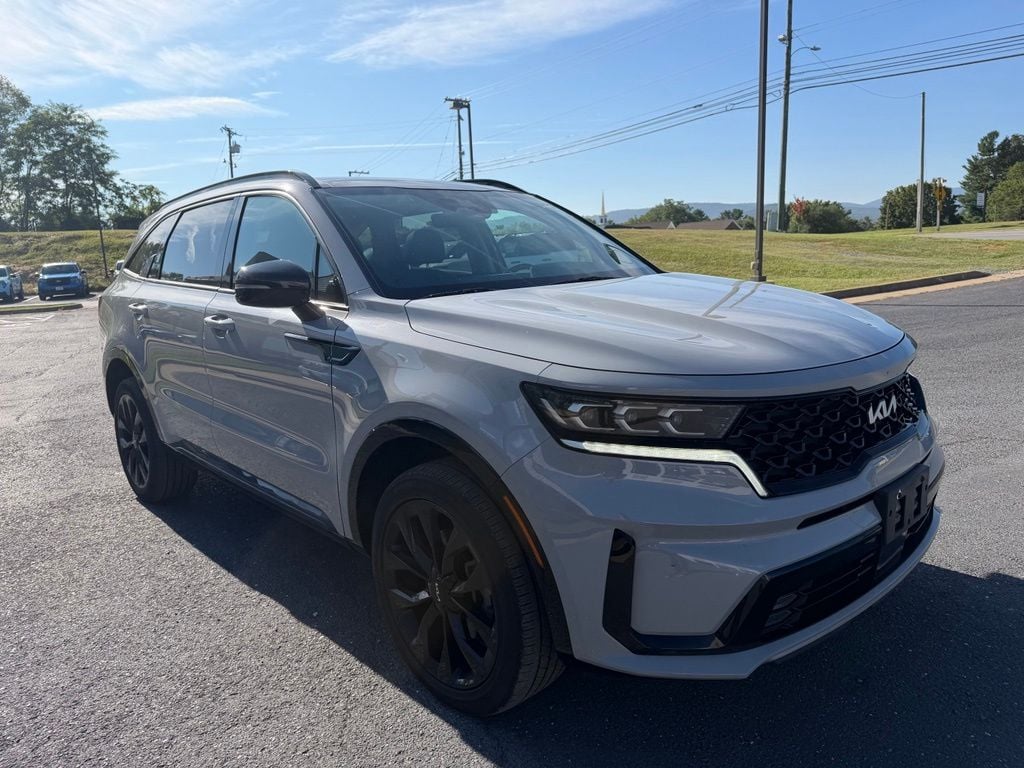 Pre-Owned 2023 Kia Sorento SX - photo - 6