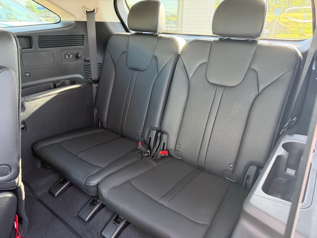 Pre-Owned 2023 Kia Sorento SX - photo - 19