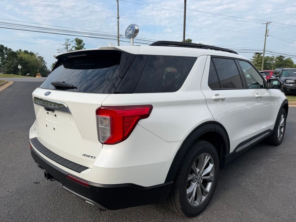 Pre-Owned 2022 Ford Explorer XLT - photo - 4