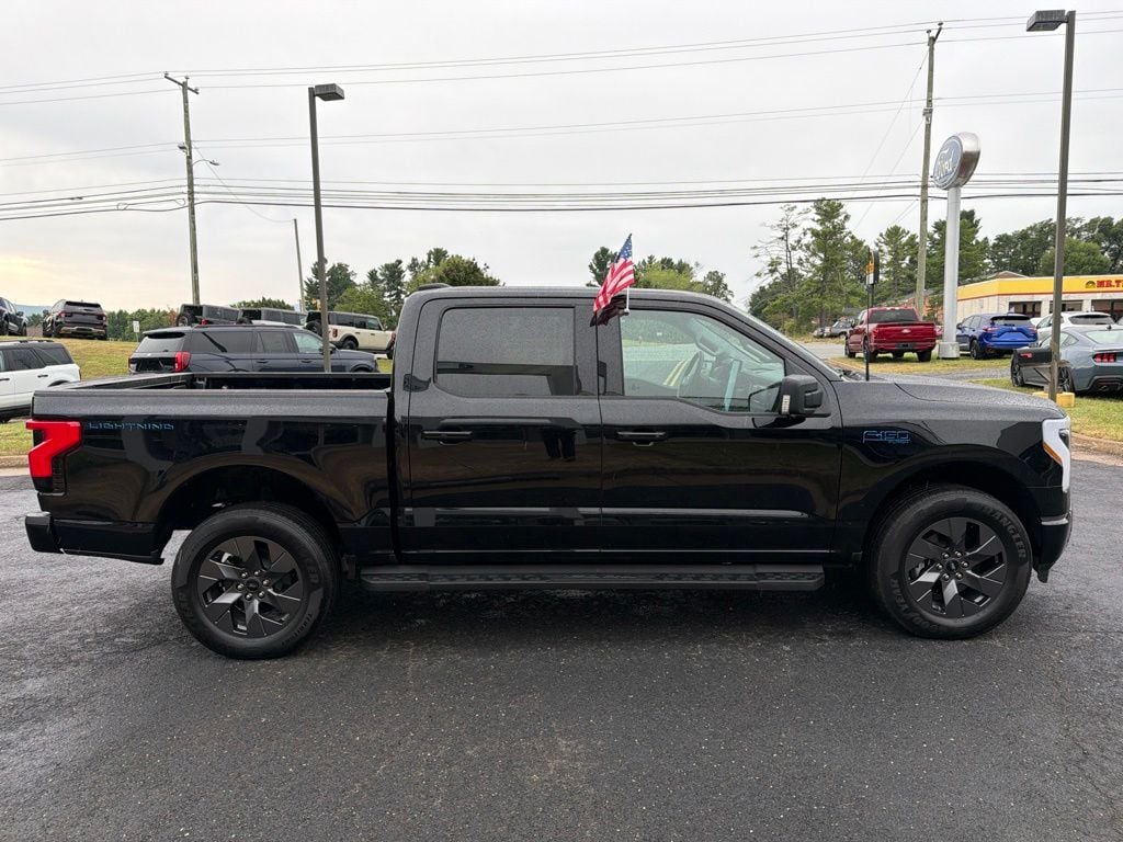 Pre-Owned 2025 Ford F-150 Lightning Flash - photo - 5
